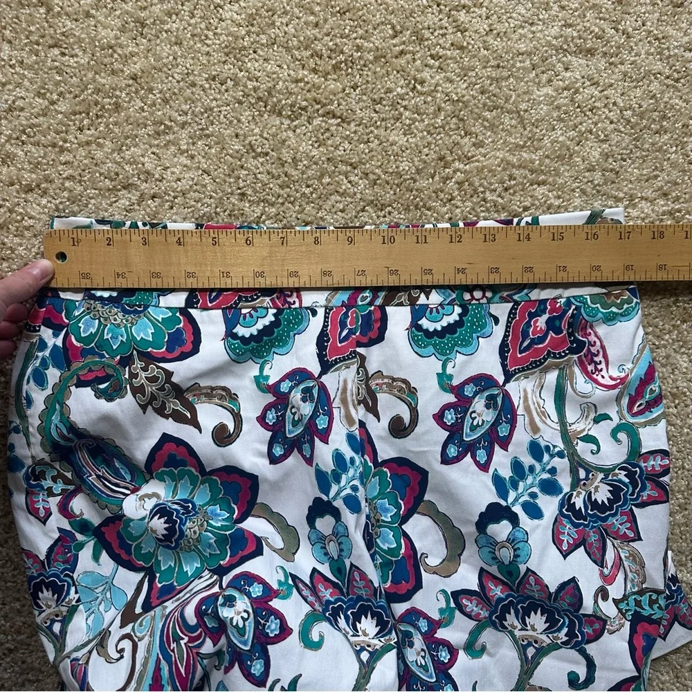 Chico’s So Slimming Brigitte Crop Pants Size 2 (US 12) Floral Stretch - Picture 6 of 8